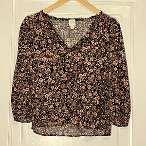 XS Roan & Ryan from Evereve - Vneck pullover blouse with floral pattern